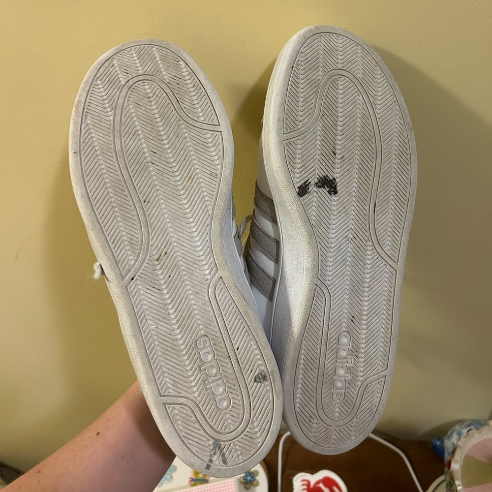 Adidas Classic White Trainers - Picture 7 of 7
